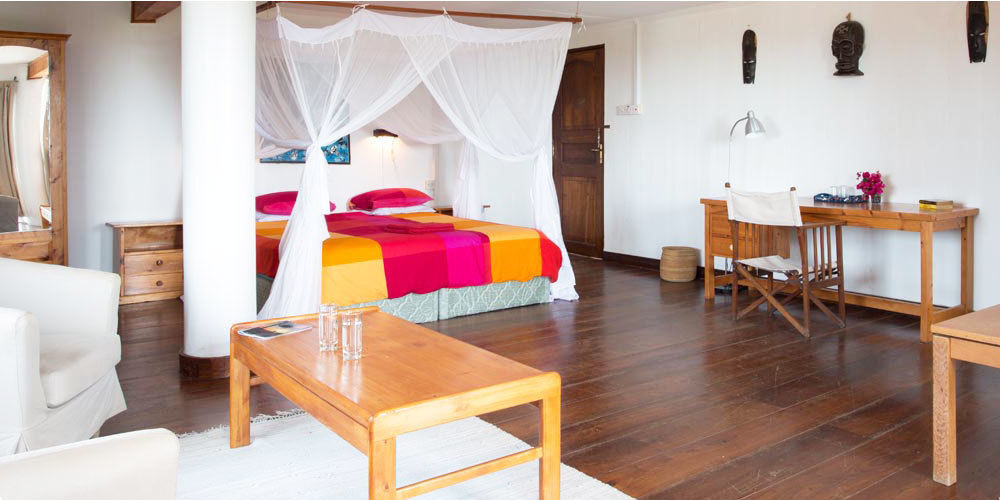 Q-Bar & Guesthouse ดาร์เอสซาลาม ภายนอก รูปภาพ