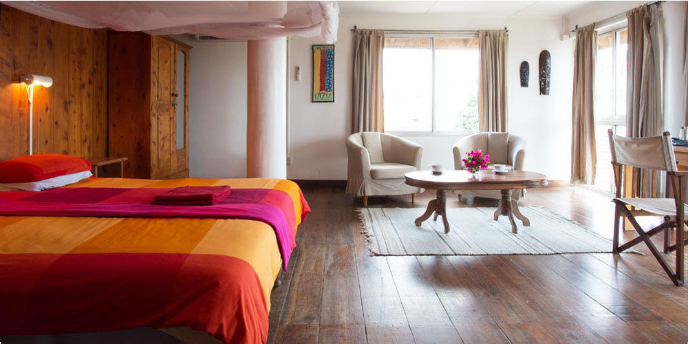 Q-Bar & Guesthouse ดาร์เอสซาลาม ภายนอก รูปภาพ