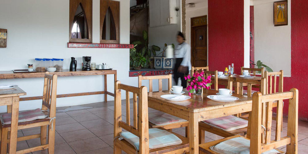 Q-Bar & Guesthouse ดาร์เอสซาลาม ภายนอก รูปภาพ